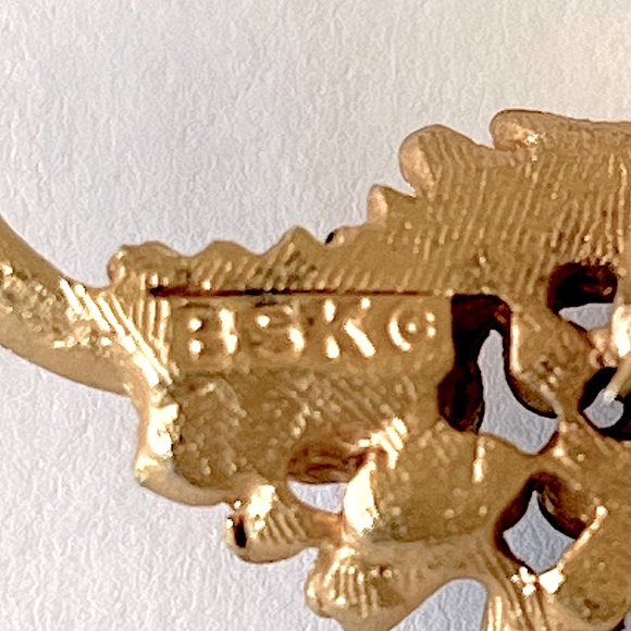 💚 Vintage Signed BSK Leaf Brooch & Clip On Green Gold Tone Earrings Set - Picture 13 of 15